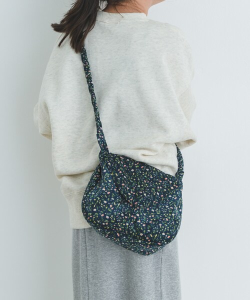 URBAN RESEARCH DOORS（アーバンリサーチドアーズ）の「花柄コーデュロイポシェット(KIDS)（その他・キッズ・NAVY・one）」の5枚目の写真