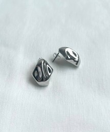 ニュアンスメタルピアス