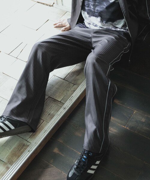 SENSE OF PLACE by URBAN RESEARCH（センスオブプレイスバイアーバンリサーチ）の「サイドラインピンストライプスラックス（その他パンツ・メンズ・CHARCOAL/KHAKI/ORANGE・M/L）」の4枚目の写真