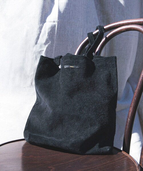 URBAN RESEARCH（アーバンリサーチ）の「AWAK　TOTE-suede（トートバッグ・メンズ・BLK－B/BLK－W・One）」の3枚目の写真