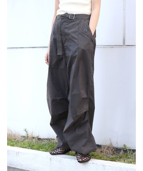 Ungrid（アングリッド）の「ミリタリーボリュームパンツ（その他パンツ・レディース・オフホワイト/チャコールグレー/カーキ・F）」の2枚目の写真