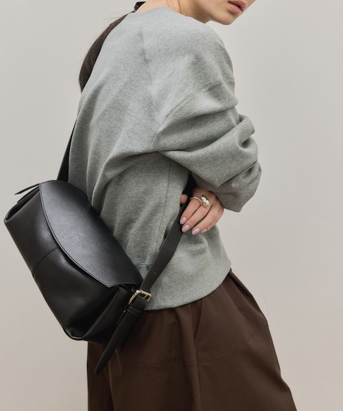 ADAM ET ROPE'（アダムエロペ）の「【サステナブル】フラップショルダーバッグ（ショルダーバッグ・レディース・ブラック/ブラウン・F）」の12枚目の写真