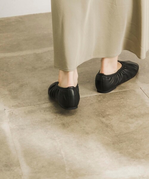 URBAN RESEARCH（アーバンリサーチ）の「MILLIWM　ギャザーバレエシューズ（バレエシューズ・レディース・キャメル/レッド/ブラック・36/37/38）」の11枚目の写真