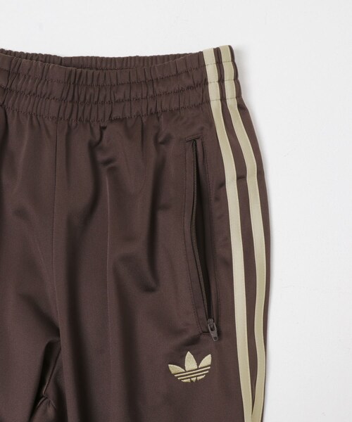 KBF（ケイビーエフ）の「adidas　FIREBIRD TRACKPANTS（その他パンツ・レディース・D.BROWN/STONE KHK/CRYSTALSKY・XS）」の6枚目の写真