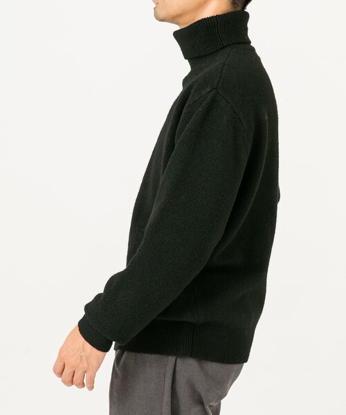 URBAN RESEARCH ROSSO（アーバンリサーチロッソ）の「ブークレストレッチタートルニット（ニット/セーター・メンズ・GREIGE/GRAY/KHAKI/BLACK/BLUE・S/M/L/XL）」の9枚目の写真