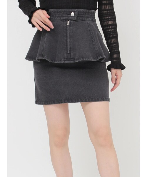 MURUA（ムルーア）の「ペプラムデニムミニスカート【セットアップ着用可】（デニムスカート・レディース・ブラック/ピンク/ブルー・1/2）」の2枚目の写真