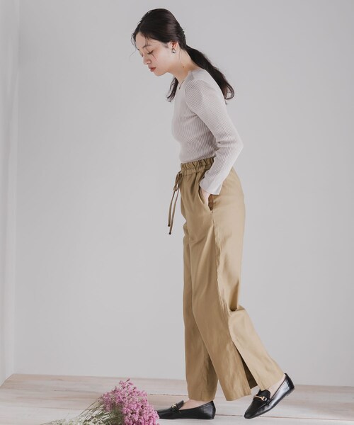 SENSE OF PLACE by URBAN RESEARCH(センスオブプレイスバイアーバンリサーチ)の「スリットワイドパンツ(その他パンツ・レディース・IVORY/GREIGE/BEIGE・S/M)」の20枚目の写真