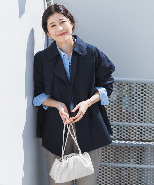 URBAN RESEARCH DOORS（アーバンリサーチドアーズ）の「撥水ショートトレンチ（ステンカラーコート・レディース・L.BEIGE/NAVY・Free）」の14枚目の写真