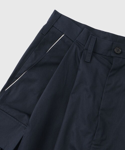 ADAM ET ROPE'（アダムエロペ）の「【CAMIEL FORTGENS/カミエル フォートヘンス】CARGO SHORTS COTTON SUITING（スラックス・メンズ・ダークブラウン/ネイビー・S/XS）」の10枚目の写真