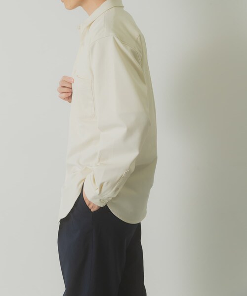 ITEMS URBANRESEARCH（アイテムズ アーバンリサーチ）の「360°stretchカットソーシャツ（シャツ/ブラウス・メンズ・OFF/DARK NAVY・M/L）」の7枚目の写真