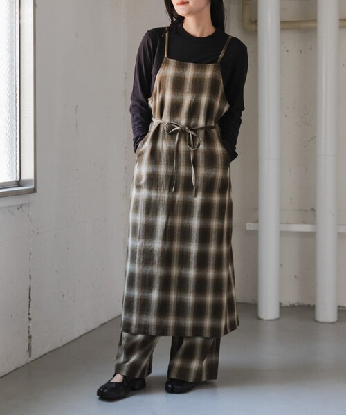 URBAN RESEARCH DOORS(アーバンリサーチドアーズ)の「FORK&SPOON オンブレチェックエプロンワンピース(ワンピース・レディース・BLU×BRN/BEG×KHK・1/2)」の18枚目の写真