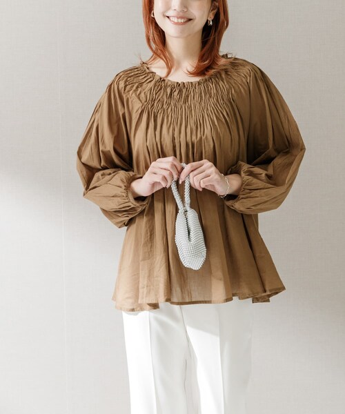 URBAN RESEARCH ROSSO（アーバンリサーチロッソ）の「TORRAZZO DONNA　インドコットンランダムタックブラウス（シャツ/ブラウス・レディース・BROWN/L.PINK/BLACK・FREE）」の4枚目の写真