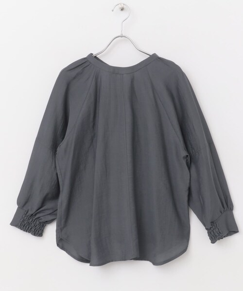 URBAN RESEARCH ROSSO（アーバンリサーチロッソ）の「2WAYギャザースリーブブラウス（シャツ/ブラウス・レディース・CHARCOAL/L/BEIGE/YELLOW・FREE）」の18枚目の写真