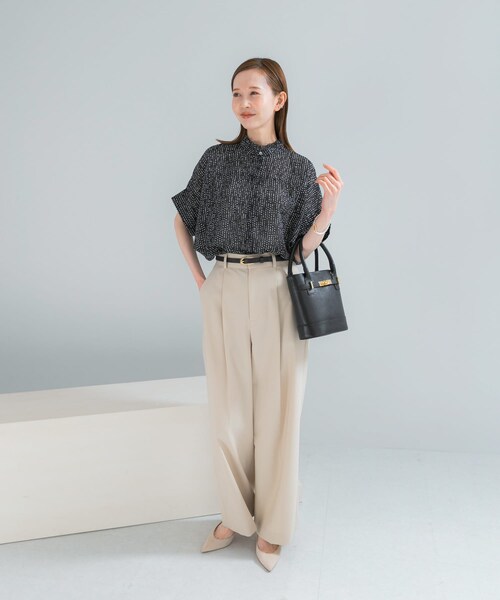 URBAN RESEARCH ROSSO（アーバンリサーチロッソ）の「『WEB/一部店舗限定』ウォッシャブルドットフリルネックブラウス（シャツ/ブラウス・レディース・OFF DOT/KHAKI DOT/BLACK DOT・Free）」の17枚目の写真