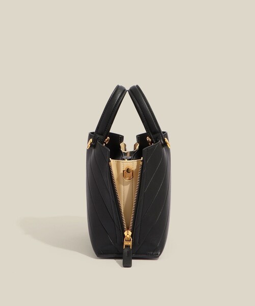 ROPE'（ロペ）の「【E'POR】【数量限定】 Y BAG Mini Emboss【超軽量】（ハンドバッグ・レディース・ブラック/ベージュ・F）」の5枚目の写真