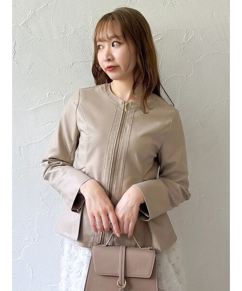 dazzlin（ダズリン）の「ウエストシェイプフェイクレザージャケット（ノーカラージャケット・レディース・ブラック/ブラウン/ベージュ・S/M）」の7枚目の写真