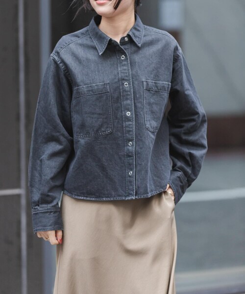 URBAN RESEARCH DOORS(アーバンリサーチドアーズ)の「FORK&SPOON ペーパーブレンドデニムシャツ(シャツ/ブラウス・レディース・BLUE/BLACK・1)」の4枚目の写真
