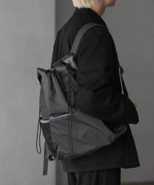 SENSE OF PLACE by URBAN RESEARCH（センスオブプレイスバイアーバンリサーチ）の「2WAYナイロンバックパック（バックパック/リュック・メンズ・CHARCOAL/BLACK/GRAY・one）」の2枚目の写真