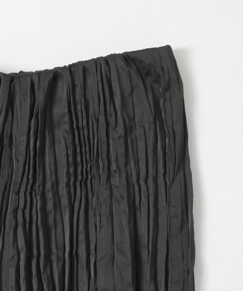 URBAN RESEARCH(アーバンリサーチ)の「Studio Doe SATIN PLEATED EASY PANTS(その他パンツ・レディース・CREAM/BLACK/GREY・S/M)」の9枚目の写真