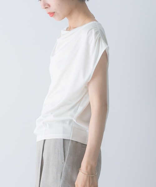 URBAN RESEARCH ROSSO（アーバンリサーチロッソ）の「トリアセ混ドレープネックカットソー（Tシャツ/カットソー・レディース・OFF WHITE/BROWN・Free）」の6枚目の写真