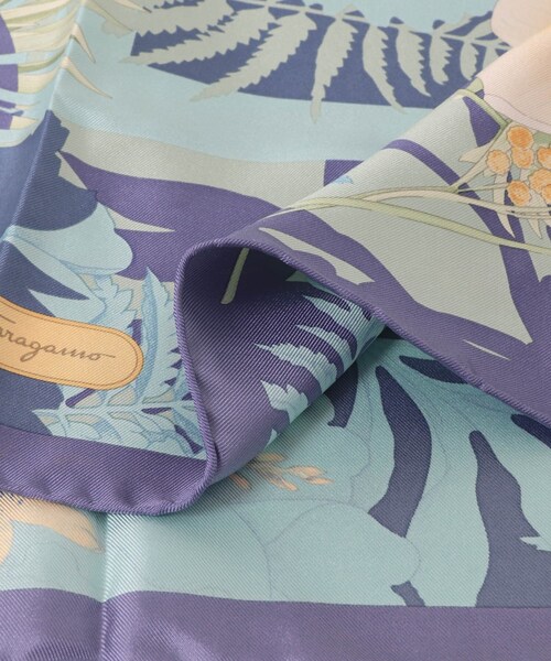 URBAN RESEARCH ROSSO（アーバンリサーチロッソ）の「VINTAGE　FERRAGAMOスカーフ（バンダナ/スカーフ・レディース・FLOWERBLUE・-）」の5枚目の写真