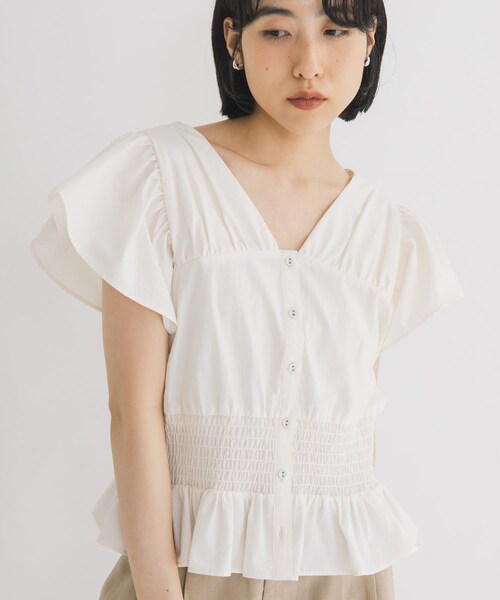 KBF（ケイビーエフ）の「フリルスリーブシャーリングブラウス（シャツ/ブラウス・レディース・IVORY/BLACK/CHALK・One）」の5枚目の写真