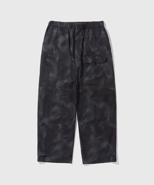 ADAM ET ROPE'(アダムエロペ)の「メッシュプリント カーゴパンツ(カーゴパンツ・メンズ・ブラック系/カーキ系・L/M)」の5枚目の写真