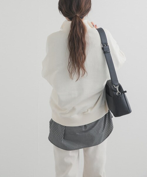 URBAN RESEARCH DOORS（アーバンリサーチドアーズ）の「刺繍スタンドカラースウェット（スウェット・レディース・OFF/L.BLUE・Free）」の7枚目の写真