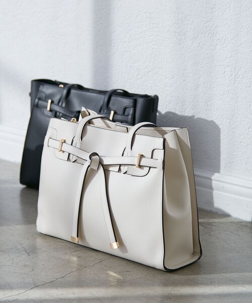 VIS（ビス）の「【A4収納】フラップタイトートバッグ（トートバッグ・レディース・ブラック/キナリ/ベージュ系・F）」の15枚目の写真