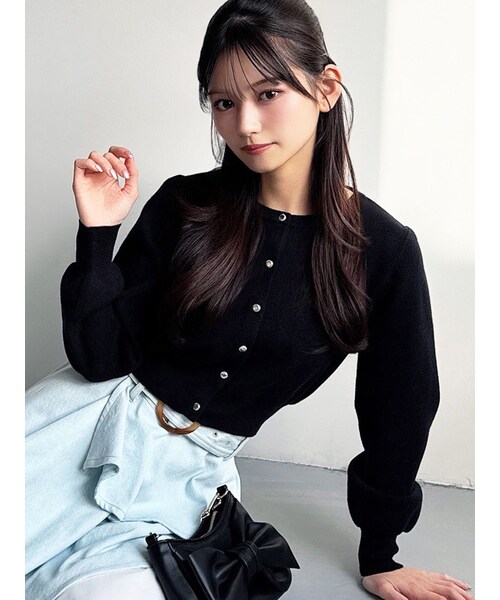 RESEXXY（リゼクシー）の「クルーネックニットカーディガン（カーディガン/ボレロ・レディース・アイボリー/ライトグレー/ブラック/レッド/ピンク・F）」の4枚目の写真