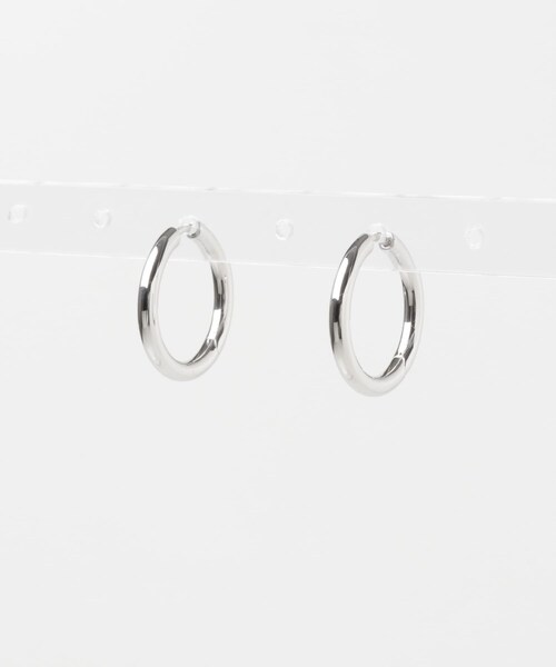URBAN RESEARCH（アーバンリサーチ）の「Classic Hoops Medium（ピアス（両耳用）・メンズ・Silver・One）」の2枚目の写真