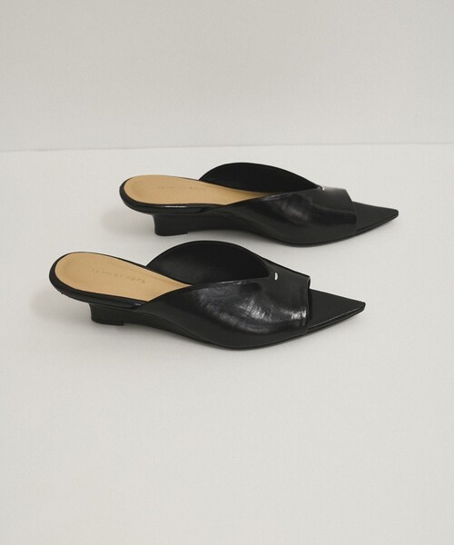 ADAM ET ROPE'（アダムエロペ）の「ポインテッドウェッジミュール（サンダル・レディース・ブラック/オフホワイト/ベージュ系・23.0/23.5/24.0/24.5）」の6枚目の写真