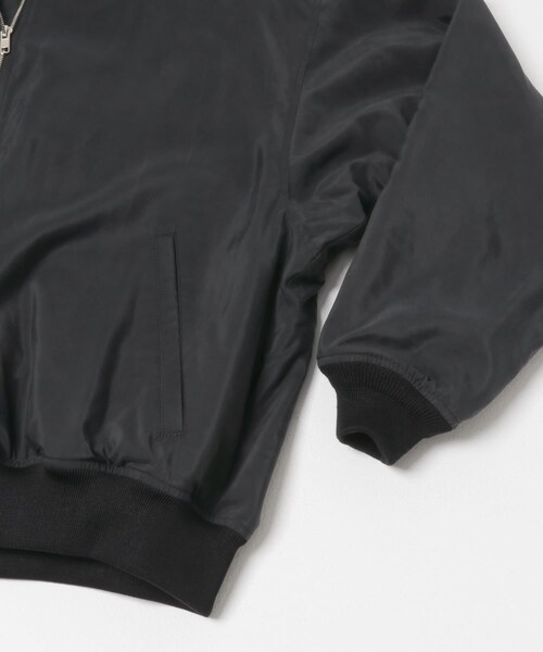 URBAN RESEARCH（アーバンリサーチ）の「HERILL　Silknylontaffeta jacket（ブルゾン・メンズ・Beige/Black・2/3）」の6枚目の写真