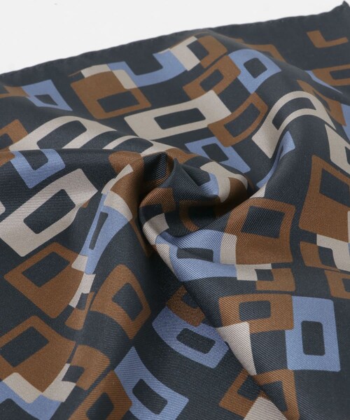 URBAN RESEARCH DOORS（アーバンリサーチドアーズ）の「LIFE STYLE TAILOR　シルクプリントチーフ（ハンカチ/ハンドタオル・メンズ・GRAY/NAVY/BROWN/GREEN・-）」の10枚目の写真