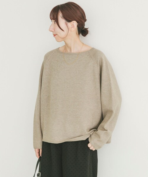 ITEMS URBANRESEARCH（アイテムズ アーバンリサーチ）の「『洗濯可』クルーネックラグランニット（ニット/セーター・レディース・GRY/L.PNK/NVY/BEG/RED・Free）」の2枚目の写真