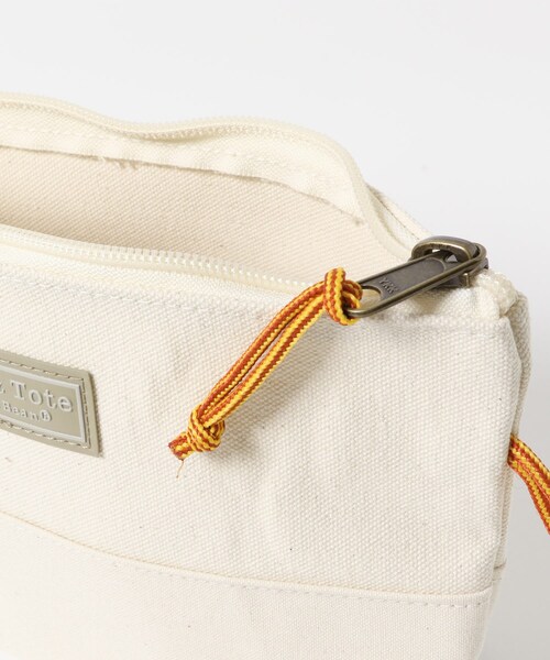 URBAN RESEARCH DOORS(アーバンリサーチドアーズ)の「L.L.Bean Boat and Tote Zip Pouch(ポーチ・メンズ・Natural/Blue・one)」の5枚目の写真