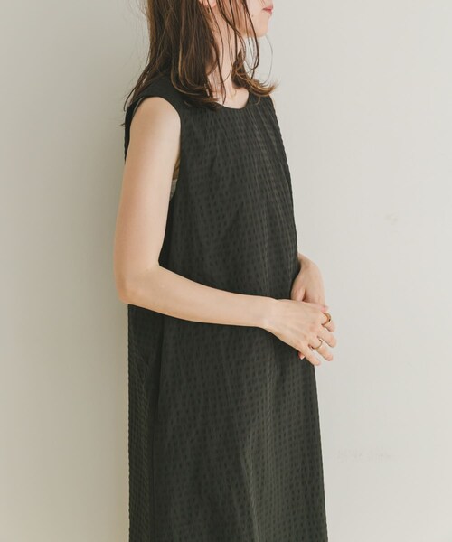 ITEMS URBANRESEARCH（アイテムズ アーバンリサーチ）の「サッカーノースリーブワンピース（ワンピース・レディース・CHK/BLK/BRN・FREE）」の6枚目の写真