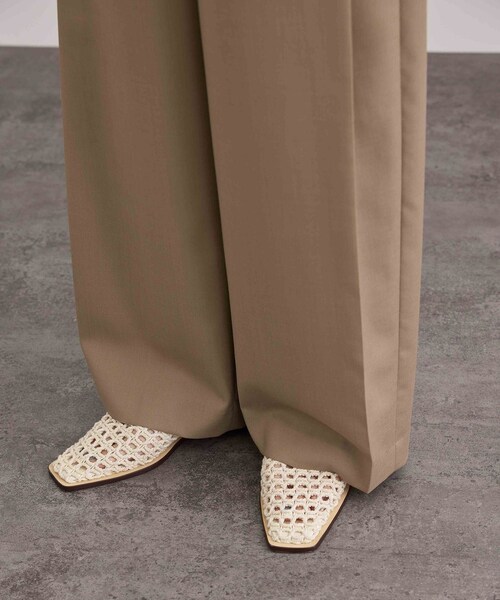 ADAM ET ROPE'(アダムエロペ)の「ウーステッドツイルタックパンツ / セットアップ対応(その他パンツ・レディース・チャコール/ベージュ系・M/S)」の22枚目の写真