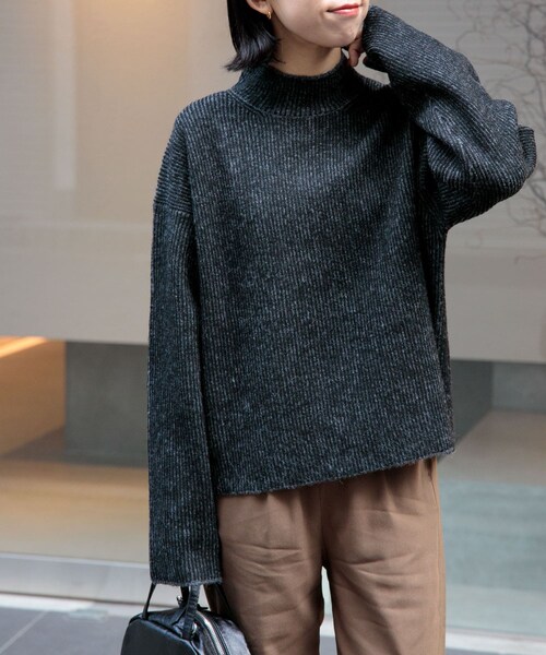 URBAN RESEARCH DOORS(アーバンリサーチドアーズ)の「FORK&SPOON 両畦ストライプニット(ニット/セーター・レディース・GRYxOFF/BLKxGRY/BLUxOFF・1)」の1枚目の写真