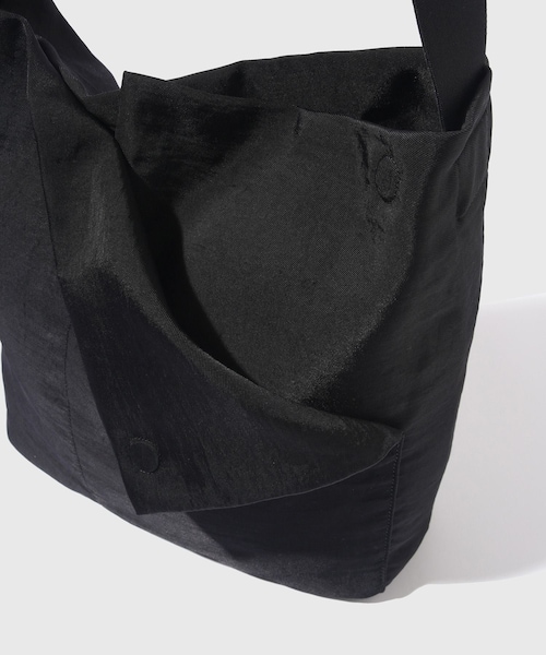 ADAM ET ROPE'（アダムエロペ）の「【NL/ニール】Roy（ショルダーバッグ・メンズ・ブラック・F）」の5枚目の写真