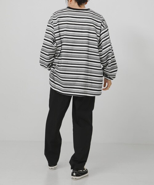 URBAN RESEARCH（アーバンリサーチ）の「POLYPLOID　OVERSIZE LONGSLEEVE B（Tシャツ/カットソー・メンズ・BLACKWHITE/SAGEWHITE・2/3/4）」の8枚目の写真