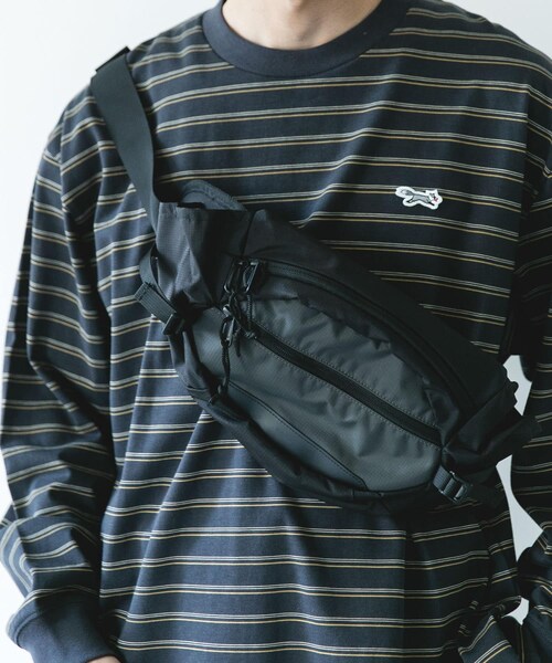 URBAN RESEARCH DOORS(アーバンリサーチドアーズ)の「フロントポケットボディバッグ(ショルダーバッグ・メンズ・BLACK/GRAY・-)」の11枚目の写真