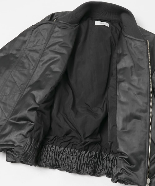 URBAN RESEARCH（アーバンリサーチ）の「ATON　COWHIDE NYLON SHORT MA-1（MA-1・レディース・CHA GRAY・2）」の7枚目の写真