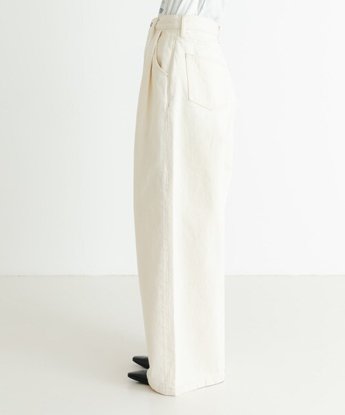 URBAN RESEARCH（アーバンリサーチ）の「『3サイズ展開』new basic　ツータックワイドデニムパンツ（デニムパンツ・レディース・INDIGO/IVORY・36/38/40）」の11枚目の写真
