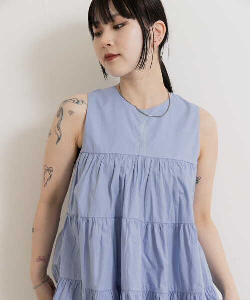 THE GOODLAND MARKET（ザグッドランドマーケット）の「FANAKA　Poplin tiered blouse（シャツ/ブラウス・レディース・024BLU/BLACK/58BRN・FREE）」の15枚目の写真