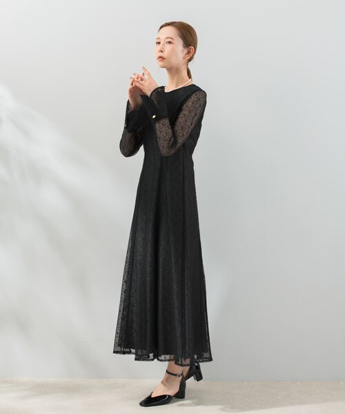 幾何レースバックリボンドレス