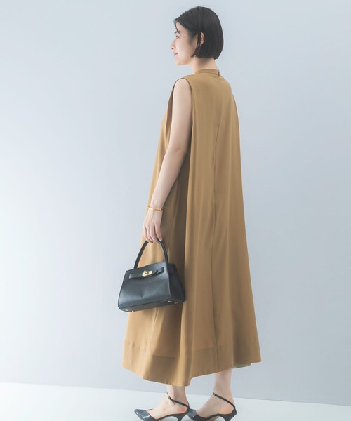 URBAN RESEARCH ROSSO（アーバンリサーチロッソ）の「クールタッチ 吸水速乾キーネックフレアワンピース（ワンピース・レディース・D/NAVY/Y/GOLD・Free）」の19枚目の写真
