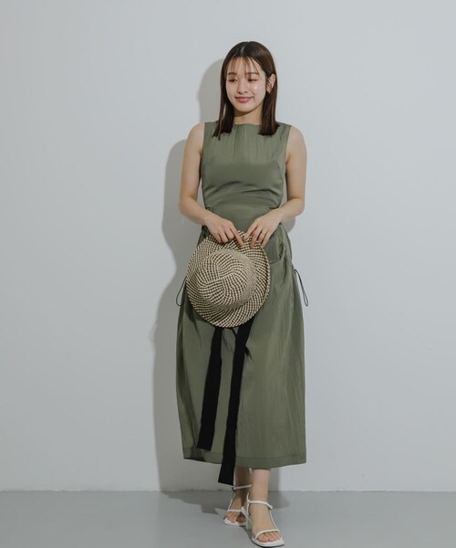 SENSE OF PLACE by URBAN RESEARCH(センスオブプレイスバイアーバンリサーチ)の「ナイロンギャザーコクーンワンピース(ワンピース・レディース・KHAKI/BLACK/BLUE・COMPACT/one)」の13枚目の写真