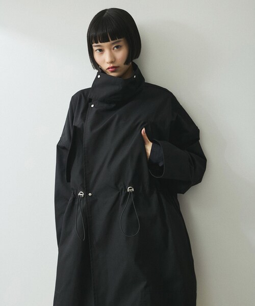 ADAM ET ROPE'（アダムエロペ）の「【WEB限定】スタンドカラーハーフモッズコート（モッズコート・レディース・ブラック/オフホワイト/カーキ系・F）」の17枚目の写真