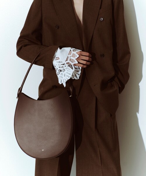 ADAM ET ROPE'(アダムエロペ)の「【PFT】Tamago Medium バッグ(ショルダーバッグ・レディース・ホワイト/ブラウン/キャメル・F)」の4枚目の写真
